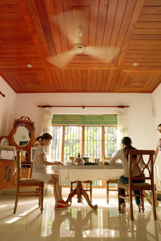 Lumbini Villa Bentota Exterior photo
